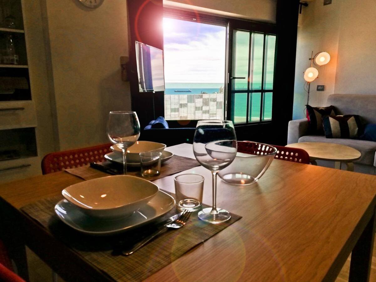 Modern & Bright Flat - 2 Min From The Sea Lejlighed Savona Eksteriør billede