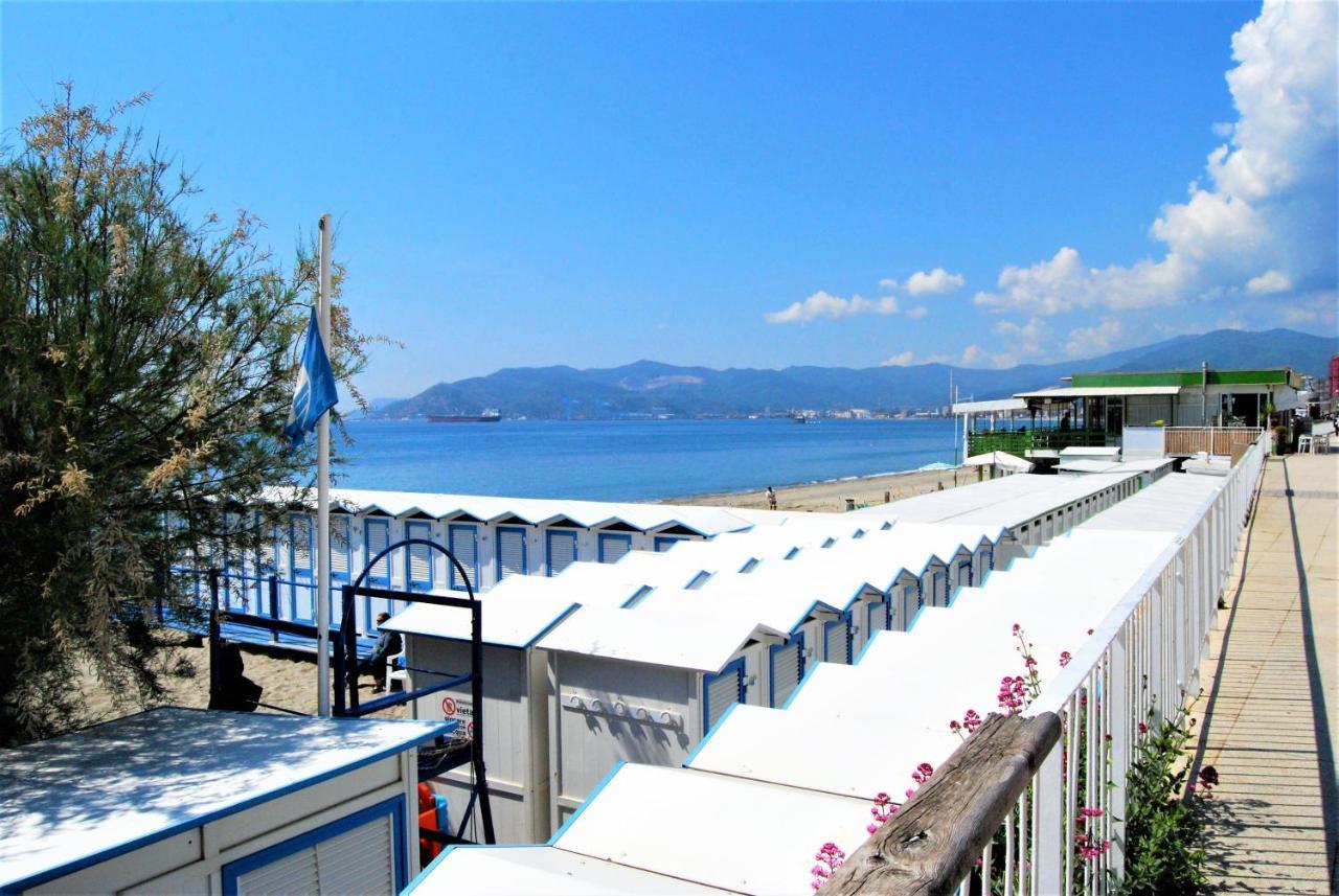 Modern & Bright Flat - 2 Min From The Sea Lejlighed Savona Eksteriør billede